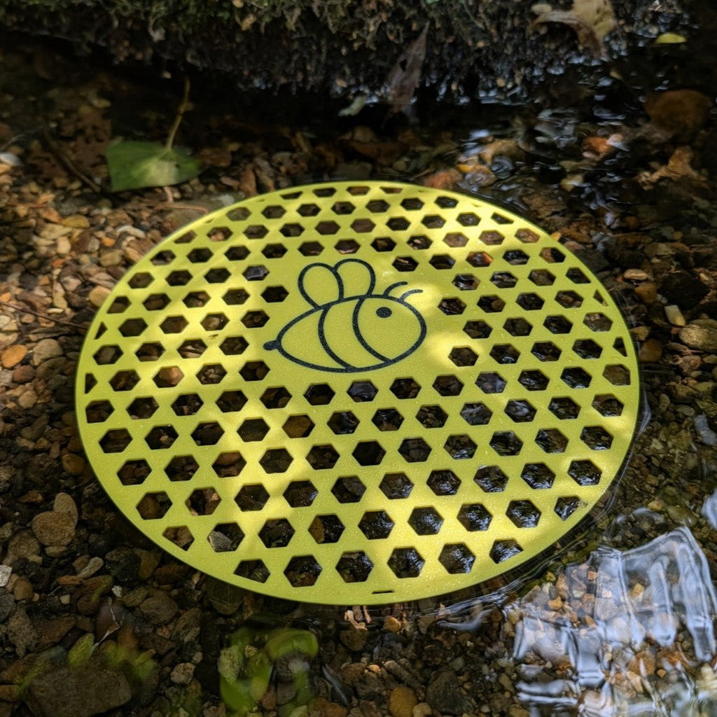 Abreuvoir à abeilles flottant pour bac d'eau modèle "L'Îlot" La Buse Qui File