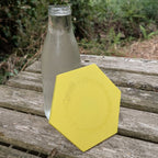Abreuvoir à abeilles pour bouteille en verre T048 de jus de fruit modèle "L'Alvéo verre" La Buse Qui File