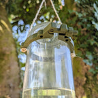 Abreuvoir à oiseaux pour bouteille en verre de jus 1L T048 modèle "L'Atoll" La Buse Qui File