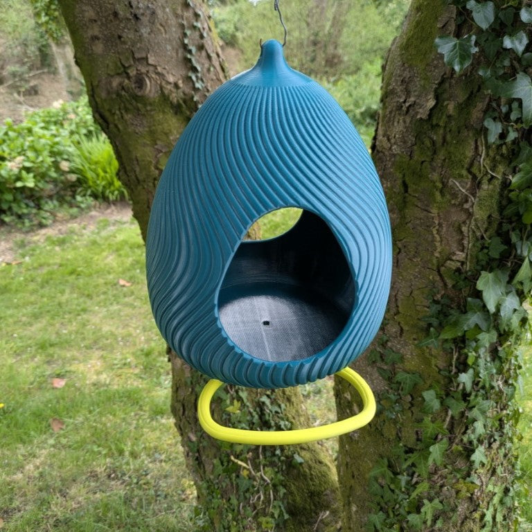 Mangeoire à oiseaux à suspendre modèle œuf bicolore La Buse Qui File