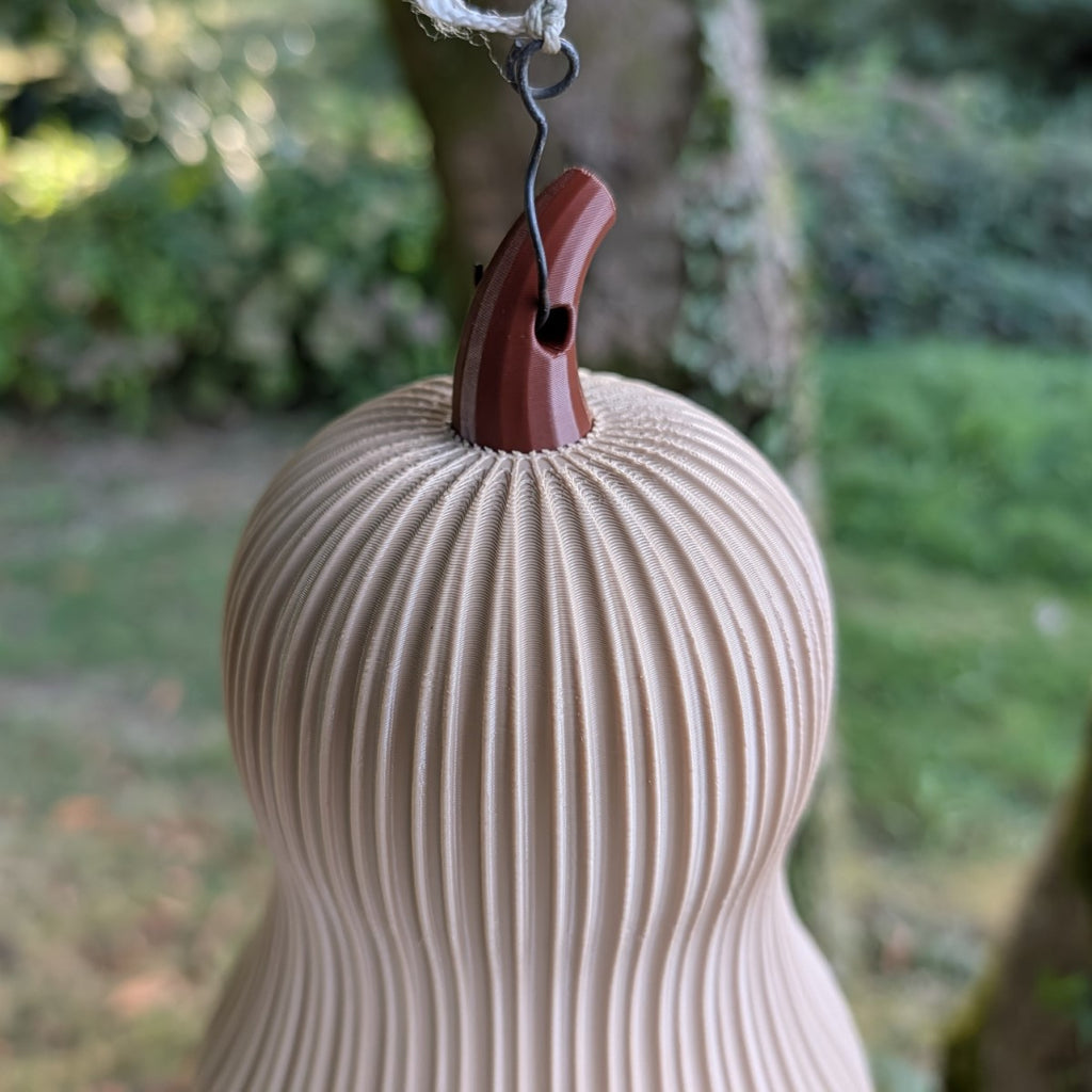 Mangeoire à oiseaux à suspendre design original - Le Butternut